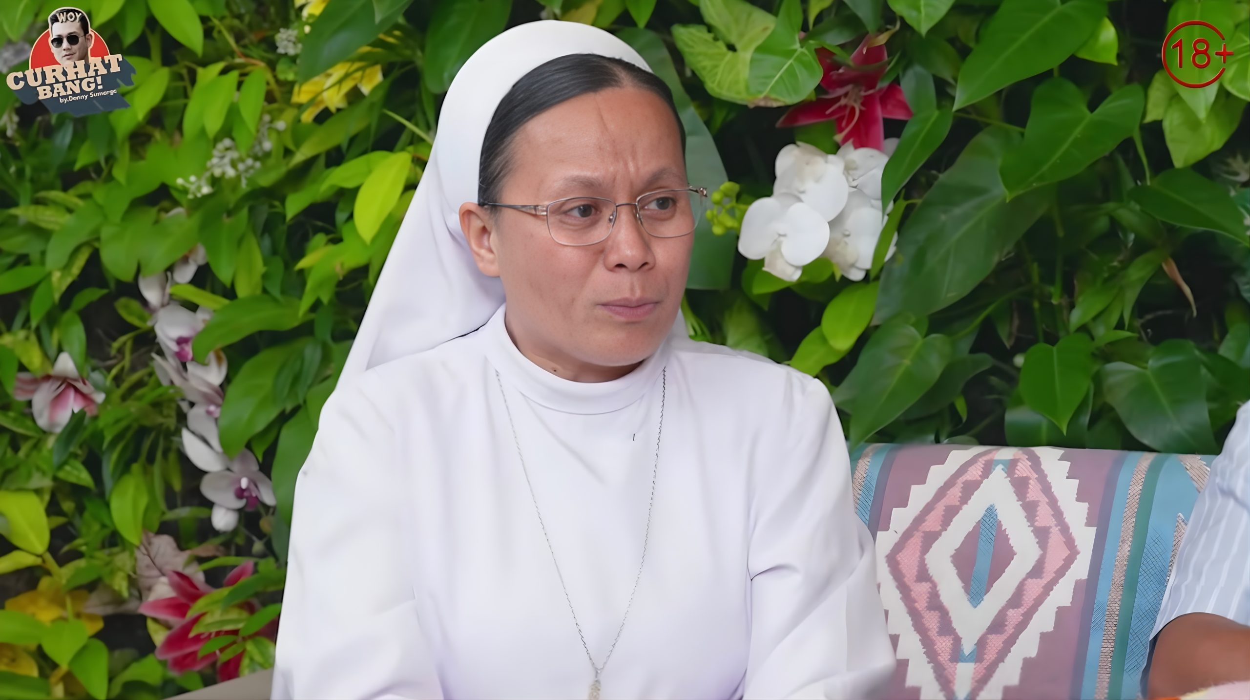 Suster Natalia Situmorang KYM saat berbincang dalam podcast CURHAT BANG